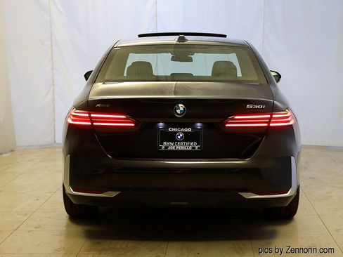 Used 2026 BMW 530i xDrive AWD/4WD image 7