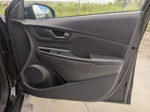 Used 2023 Hyundai Kona SE w/ Cargo Package image 24