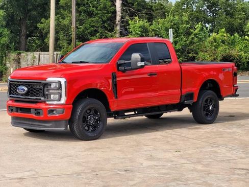 Used 2024 Ford F250 XL w/ STX Appearance Package AWD/4WD image 3