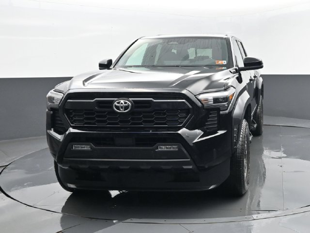 Used 2025 Toyota Tacoma TRD Off-Road w/ TRD Off Road Upgrade Package AWD/4WD image 2