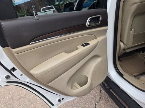 Used 2015 Jeep Grand Cherokee Overland AWD/4WD image 20