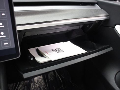 Used 2020 Tesla Model Y Long Range image 57