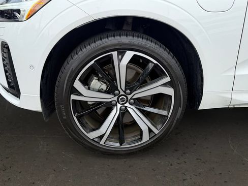 Certified 2025 Volvo XC60 T8 Ultra w/ Climate Package AWD/4WD image 27