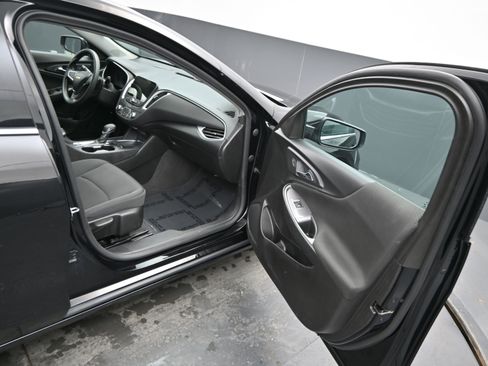 Used 2024 Chevrolet Malibu LT image 11
