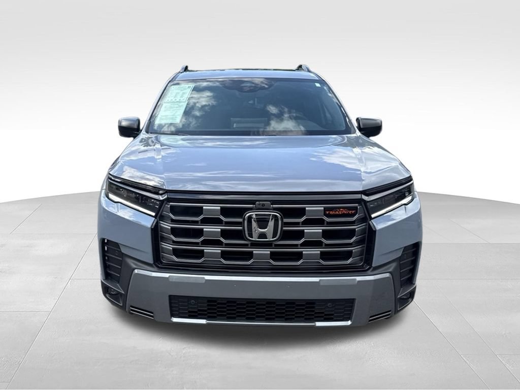 Used 2026 Honda Pilot TrailSport image 2