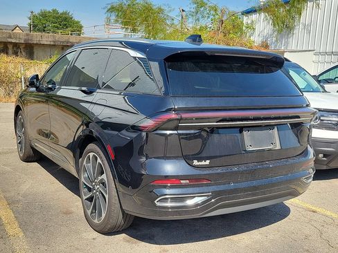 Used 2024 Lincoln Nautilus Black Label AWD/4WD image 3