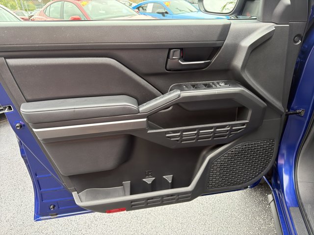 Used 2025 Toyota Tacoma SR5 AWD/4WD image 10