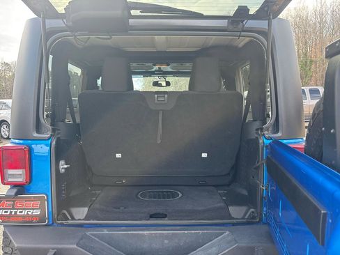 Used 2016 Jeep Wrangler Sport image 14