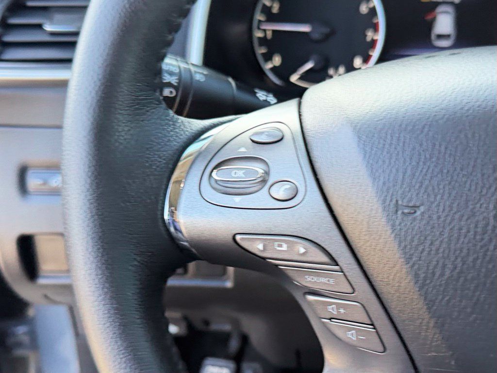 Used 2024 Nissan Murano SV w/ SV Midnight Edition Package FWD image 15