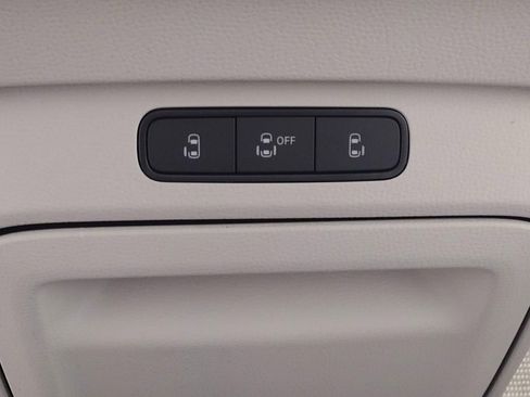 New 2025 Volkswagen ID. Buzz 1st Edition image 38