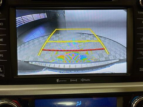 Used 2018 Toyota Highlander Limited image 14