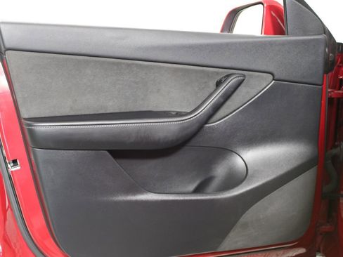 Used 2021 Tesla Model Y Long Range image 6