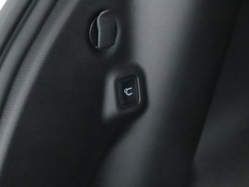 Used 2026 Jeep Compass Limited image 15