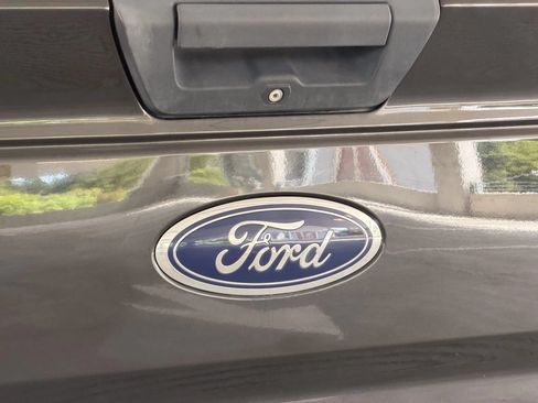 Used 2015 Ford F150 XLT AWD/4WD image 12