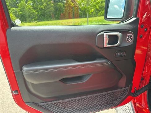 Used 2020 Jeep Wrangler Unlimited Sahara AWD/4WD image 19