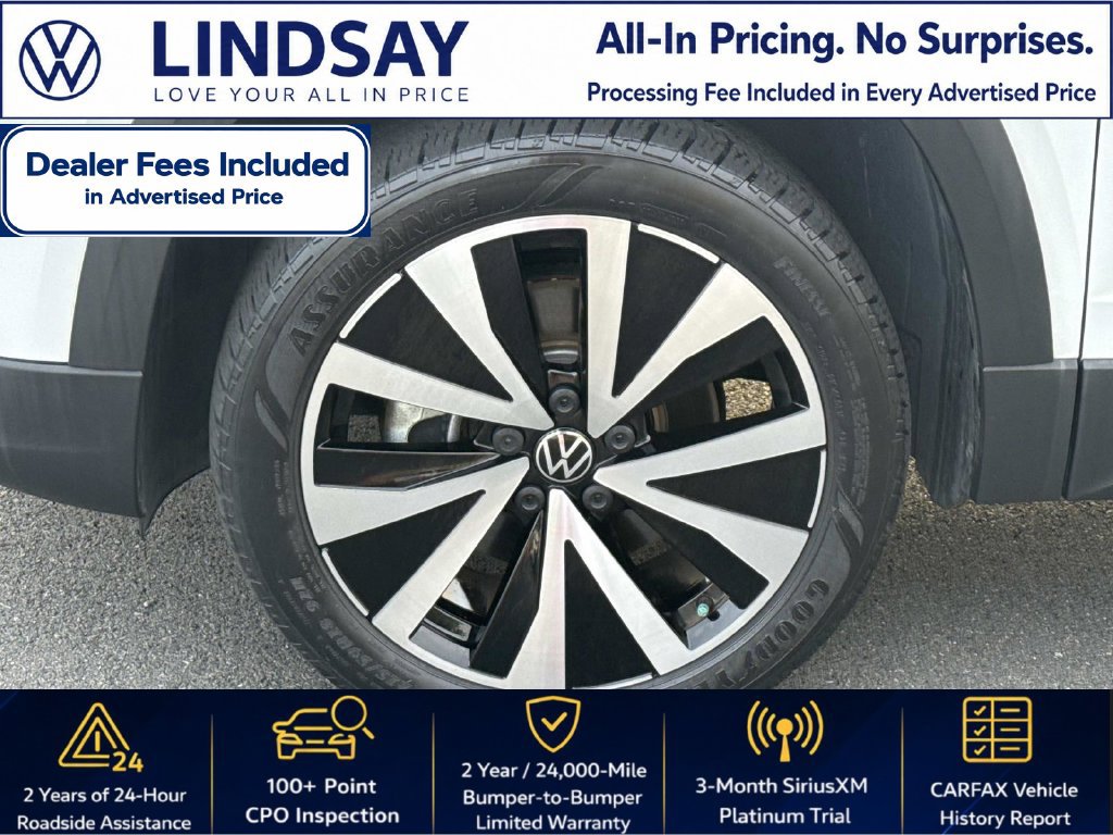 Used 2023 Volkswagen Taos SE w/ Panoramic Sunroof Package FWD image 9