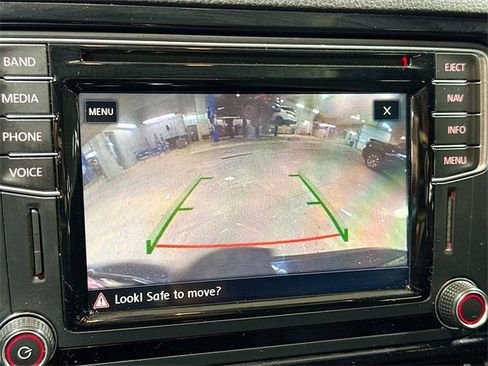 Used 2017 Volkswagen Jetta GLI image 16