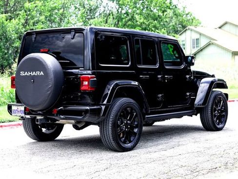 Used 2023 Jeep Wrangler Unlimited Sahara AWD/4WD image 5