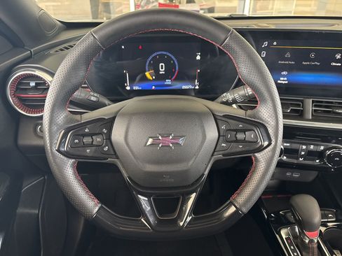 Certified 2024 Chevrolet Trax RS w/ Driver Confidence Package image 17