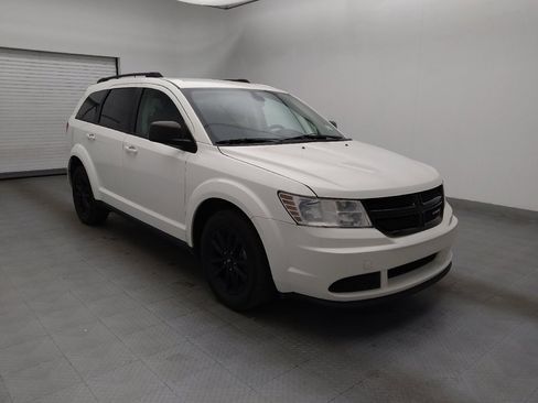 Used 2020 Dodge Journey SE w/ SE Popular Equipment Group image 13