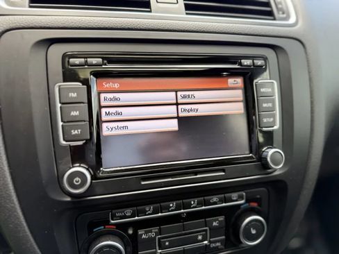 Used 2012 Volkswagen Jetta GLI Autobahn image 28