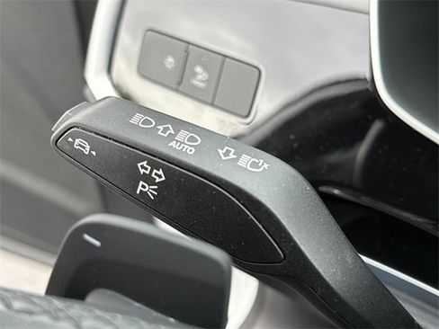 Used 2024 Audi Q3 2.0T Premium image 39