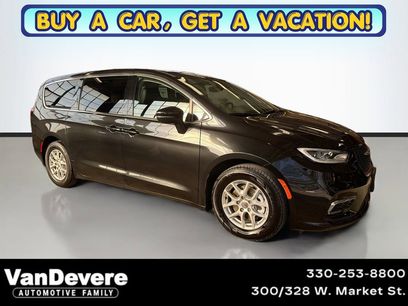 Used 2023 Chrysler Pacifica Touring-L