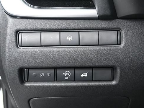 Used 2024 Nissan Rogue SL image 13