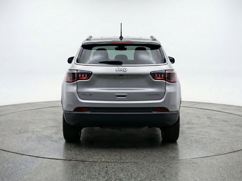 Used 2025 Jeep Compass Limited AWD/4WD image 7