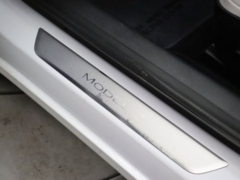 Used 2020 Tesla Model 3 Performance image 33