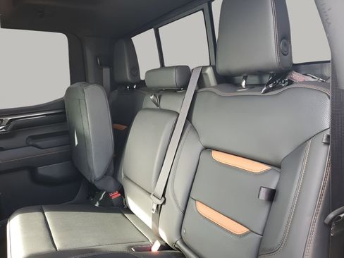 Used 2023 GMC Sierra 1500 AT4 w/ Technology Package image 19