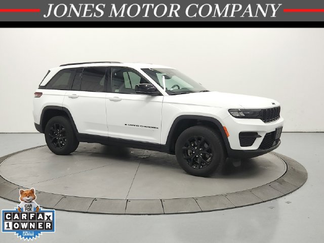Used 2024 Jeep Grand Cherokee Altitude AWD/4WD image 1