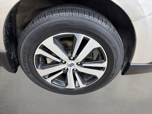 Used 2018 Subaru Outback 2.5i Limited image 18