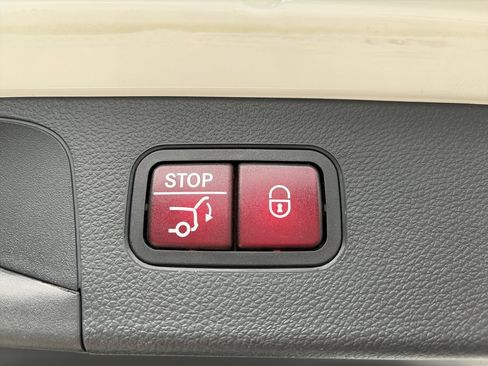 Used 2020 Mercedes-Benz GLC 300 image 35