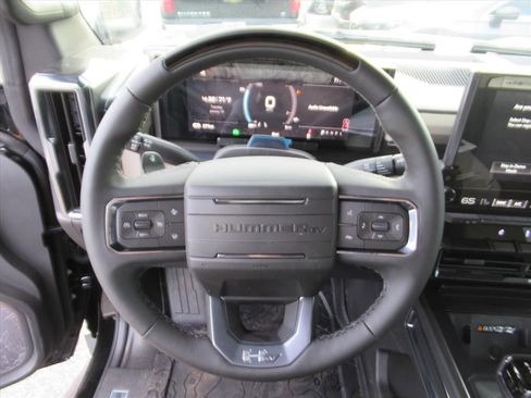 New 2026 GMC Hummer EV 4x4 Crew Cab image 18