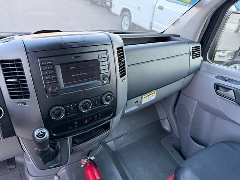 Used 2016 Mercedes-Benz Sprinter 2500 image 18