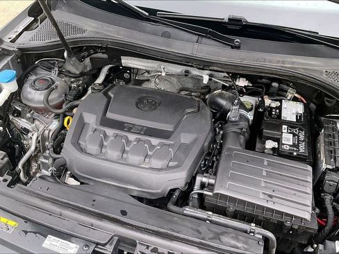 Used 2024 Volkswagen Tiguan SE image 31