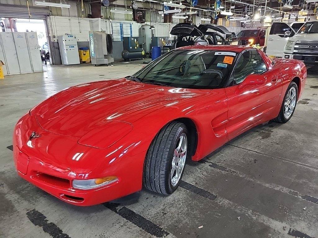 Used 2001 Chevrolet Corvette Coupe w/ Preferred Equipment Group2 RWD image 3