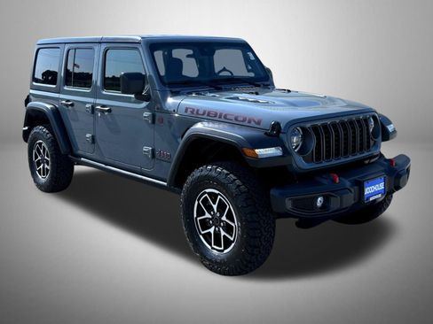 Used 2024 Jeep Wrangler Unlimited Rubicon w/ Convenience Group AWD/4WD image 4