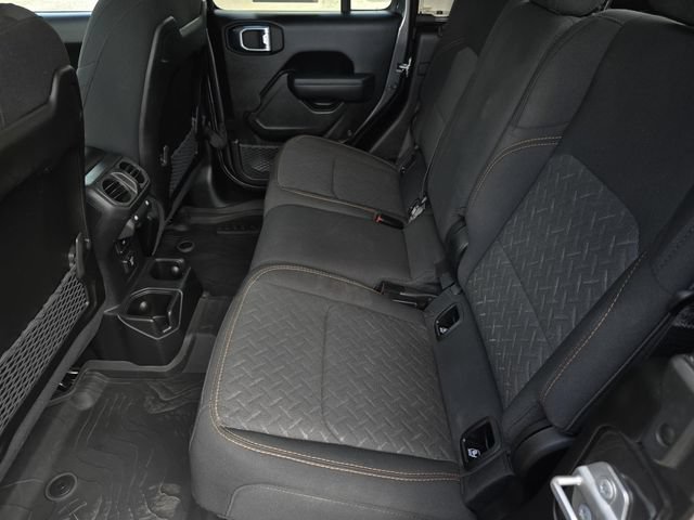 Used 2025 Jeep Gladiator Mojave w/ Safety Group AWD/4WD image 27