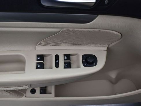 Used 2010 Volkswagen Jetta Limited Edition FWD image 11