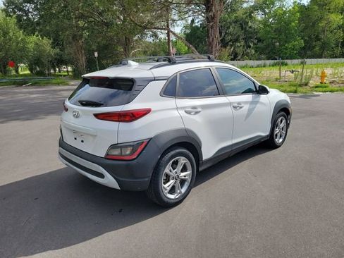 Used 2022 Hyundai Kona SEL FWD image 2