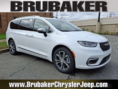New 2026 Chrysler Pacifica Pinnacle w/ Trailer Tow Group image 1