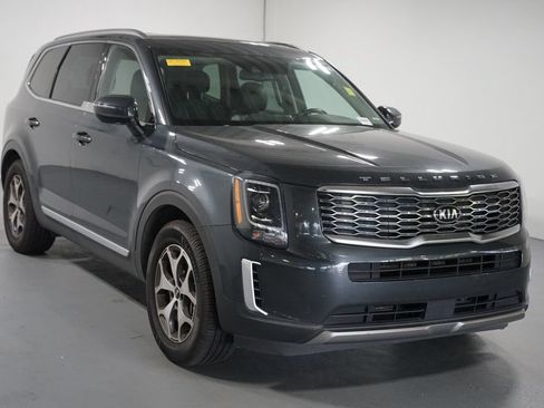 Used 2020 Kia Telluride EX w/ Towing Package FWD image 3