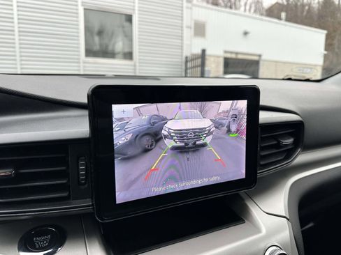 Used 2022 Ford Explorer XLT image 19