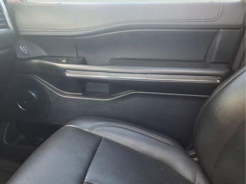 Used 2021 Ford Expedition XLT image 28