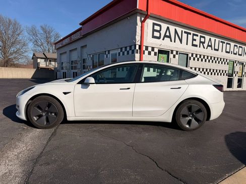 Used 2021 Tesla Model 3 Standard Range Plus RWD image 2