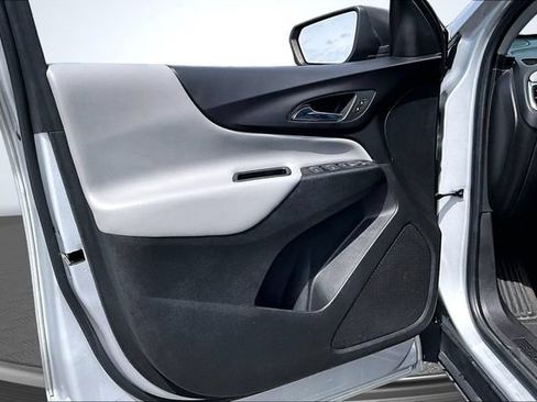 Used 2022 Chevrolet Equinox LS FWD image 19