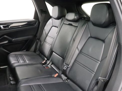 Used 2019 Porsche Cayenne AWD/4WD image 36