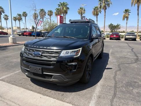 Used 2018 Ford Explorer XLT w/ Equipment Group 202A FWD image 1